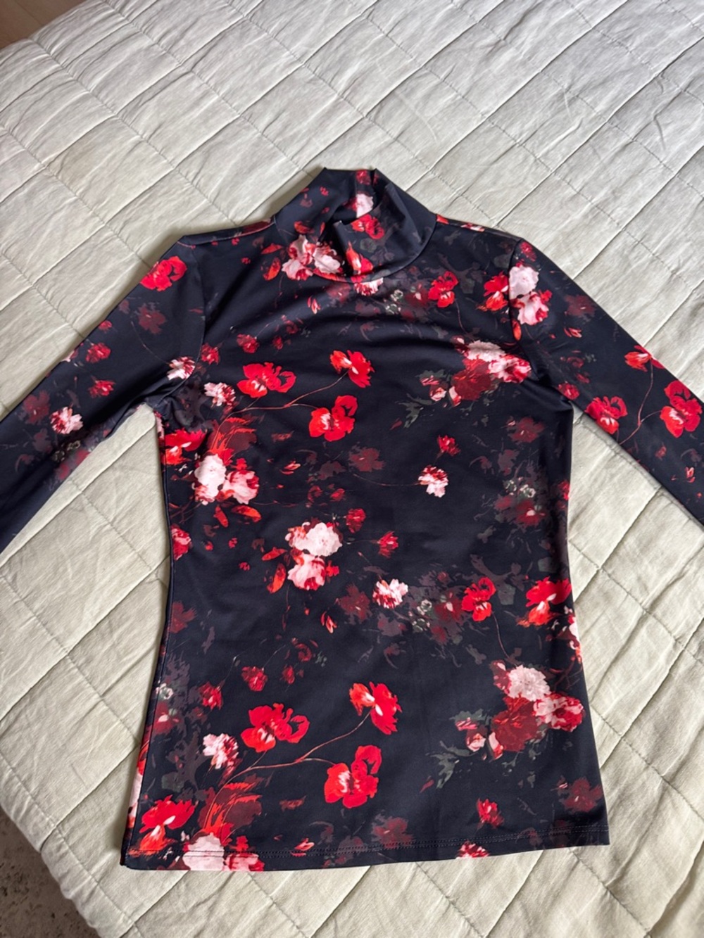 Aritzia Women’s Black Floral Long-Sleeve Mock Neck Top
